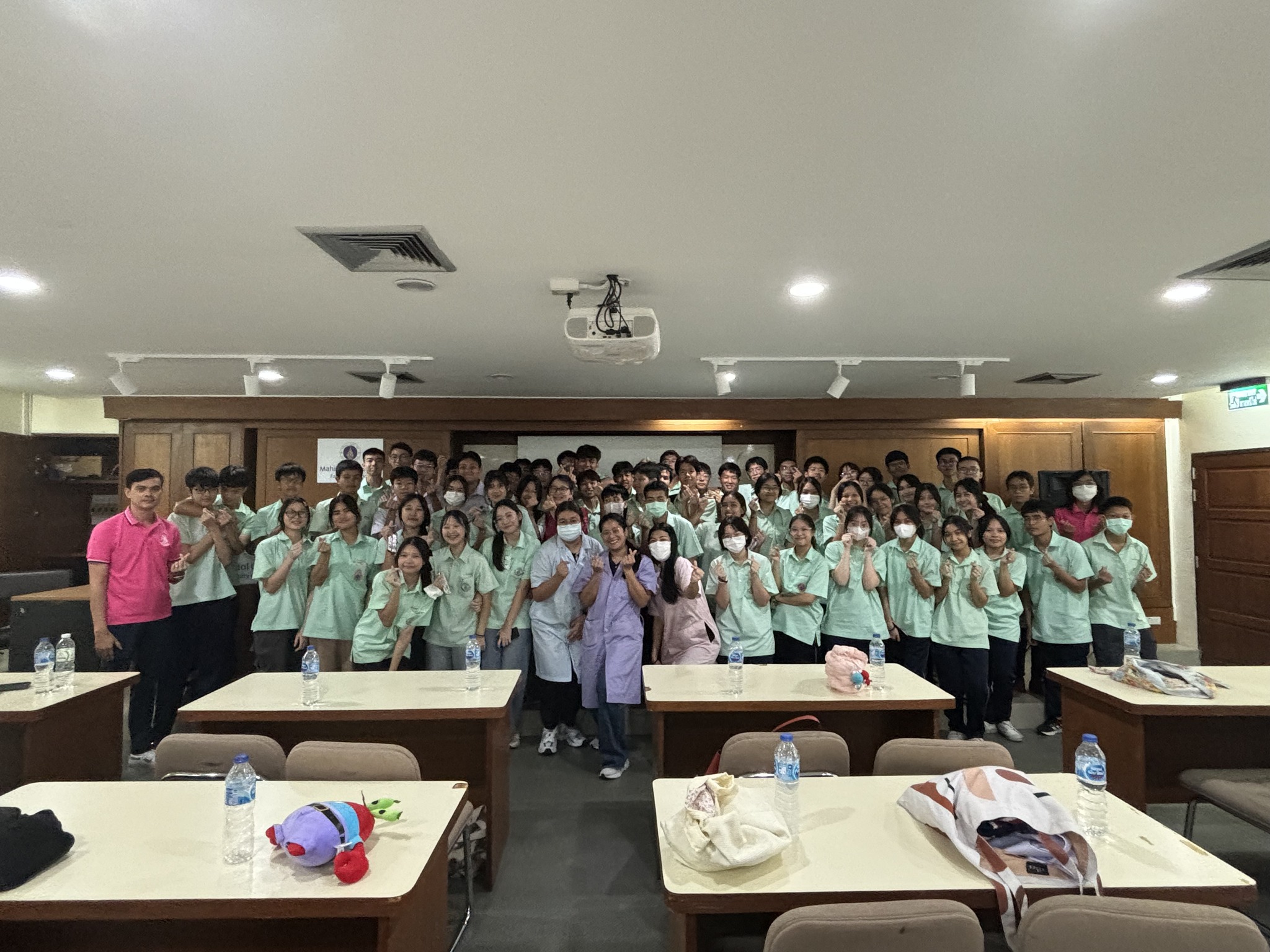 นักเรียน IMP กำลังเรียนคณิตศาสตร์